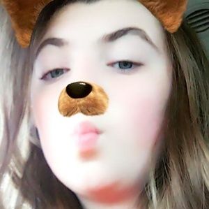 Meet your Posher, Olivia